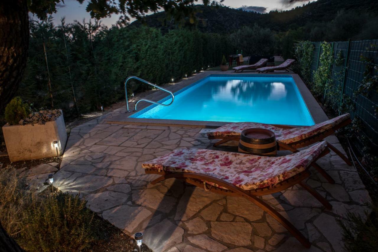 קלק Holiday Home Zavala מראה חיצוני תמונה