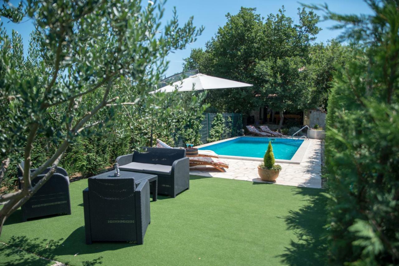 קלק Holiday Home Zavala מראה חיצוני תמונה
